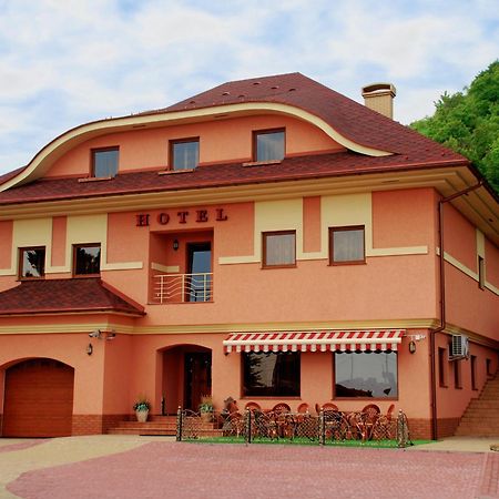Magnat Hotell Mukatjeve Exteriör bild